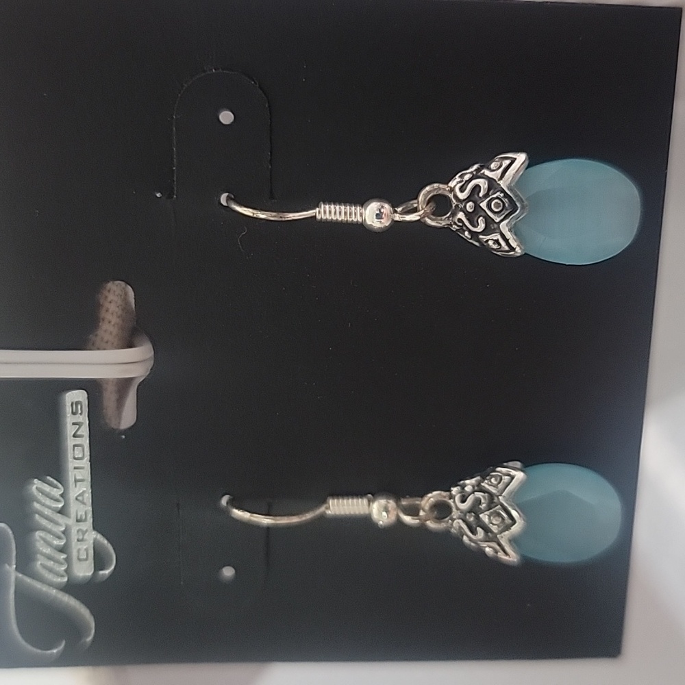 Tanya Creations Silver Tone Blue Teardrop Earrings - Picture 2 of 2